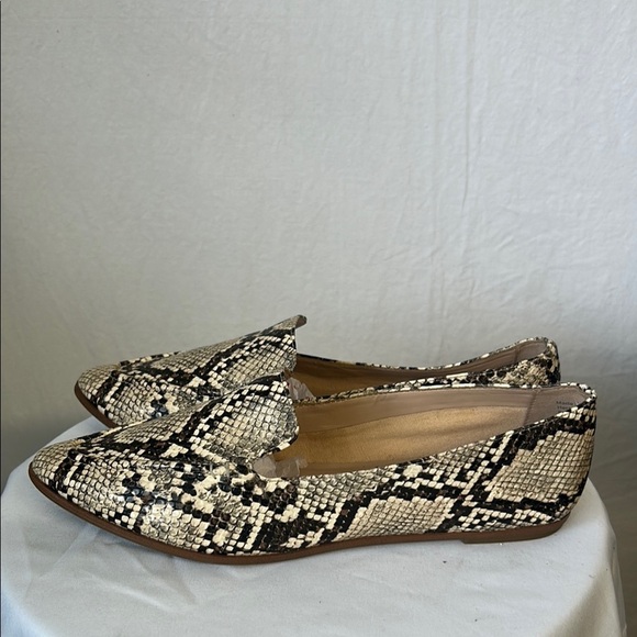Aldo Cream and Black Loafers with Snake Print - Picture 5 of 8